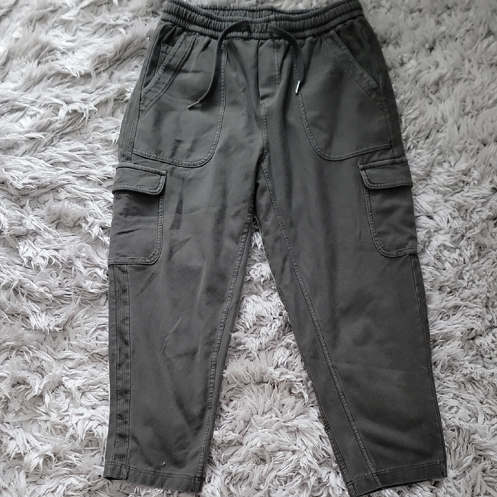 Athleta Women's Gray Cropped Cargo Pants